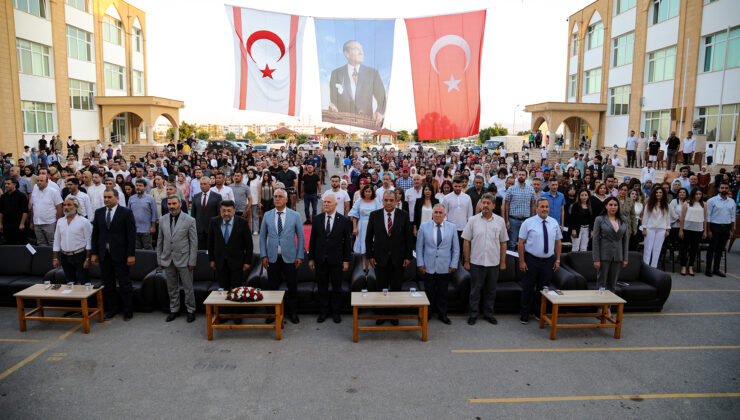 Töre Hala Sultan İlahiyat Kolejinin mezuniyet törenine katıldı