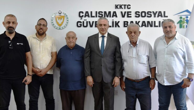 Çalışma ve Sosyal Güvenlik Bakanı Taçoy, Kıbrıs Türk Toplu Taşımacılar Birliği’ni kabul etti