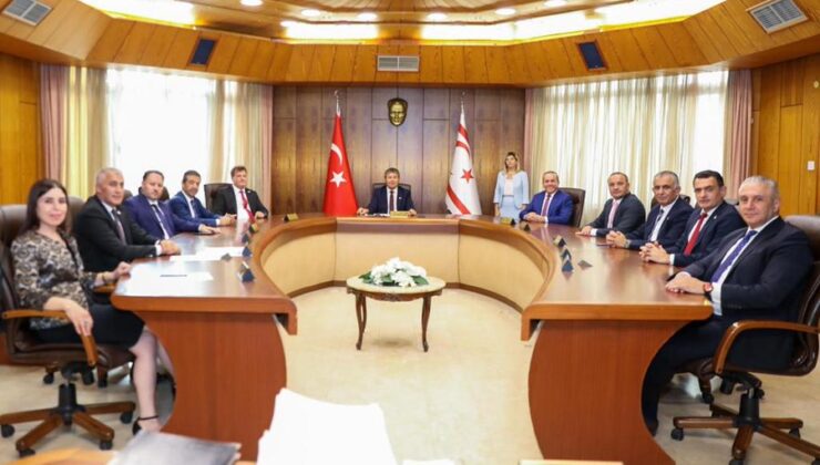 Bakanlar Kurulu, Başbakan Üstel başkanlığında toplandı