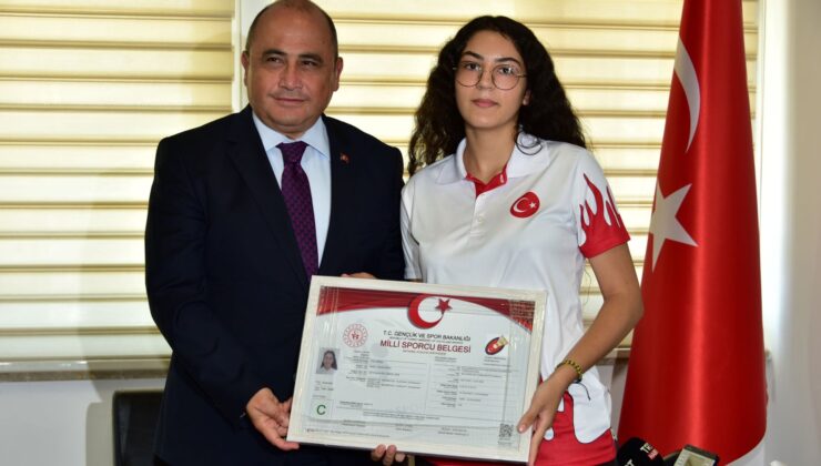 Türkiye’nin Lefkoşa Büyükelçisi Ali Murat Başçeri, Türkiye Milli Takımı’nda yer alan Kıbrıslı Türk sporcu Nehir Deniz’i kabul etti