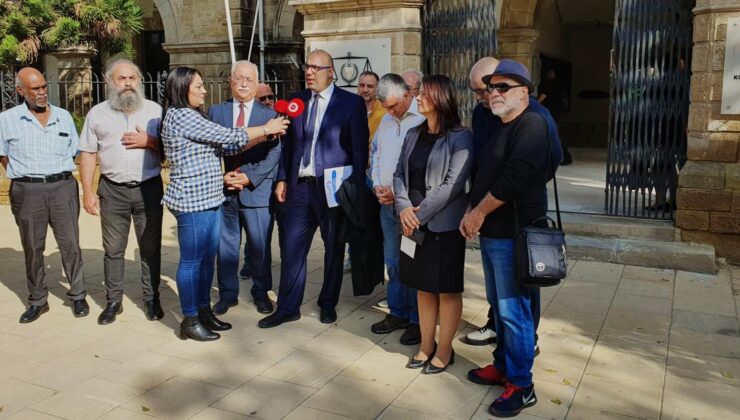 Dört parti ve bir sendika Bakanlar Kurulu kararıyla verilen vatandaşlıkları Yüksek Mahkeme’ye taşıdı
