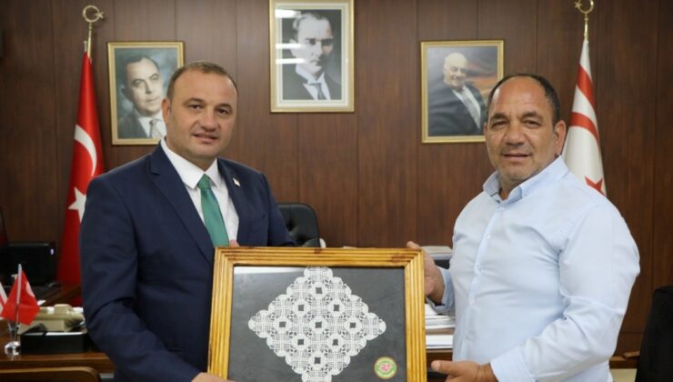 Maliye Bakanı Şan, Güneşköy Muhtarı Akay Darbaz’ı kabul etti