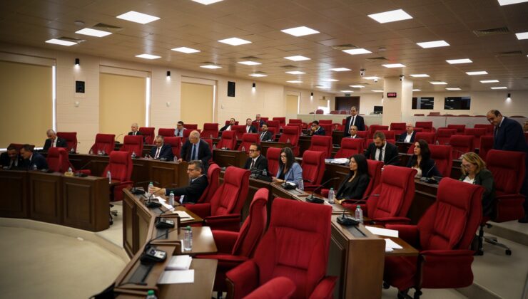 Meclis Genel Kurulu yasama görevini yerine getiriyor