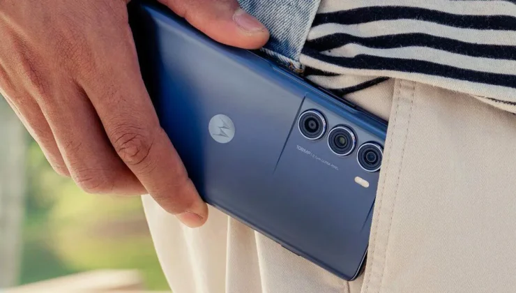Motorola’dan fütüristik katlanabilir akıllı telefon konsepti!