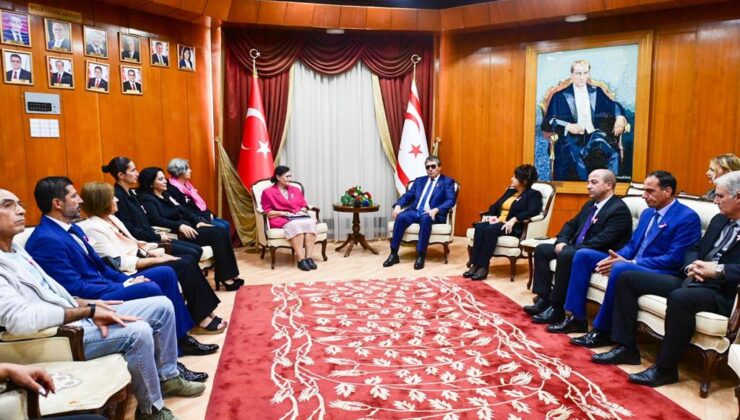 Başbakan Üstel, Meme Kanseri Bilinçlendirme ve Farkındalık Ayı çerçevesinde Kanser Hastalarına Yardım Derneği’ni kabul etti