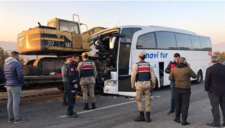 Amasya’da yolcu otobüsü tırla çarpıştı: 1 ölü, 10 yaralı