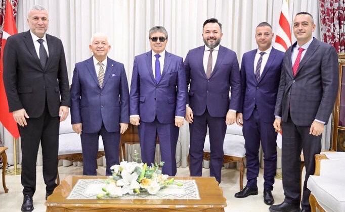 Başbakan Üstel, KKTC Taekwondo Federasyonu Başkanı Gökbilen ve Türkiye Karate Federasyonu Başkanı Uğuz’u kabul etti