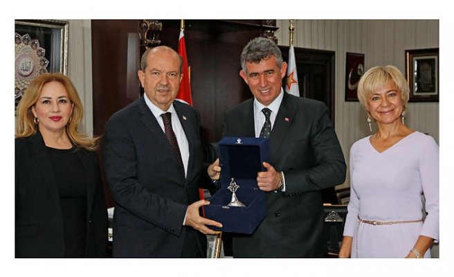 Cumhurbaşkanı Tatar, TC’nin Lefkoşa Büyükelçiliği’ne atanan Feyzioğlu ve eşini kabul etti