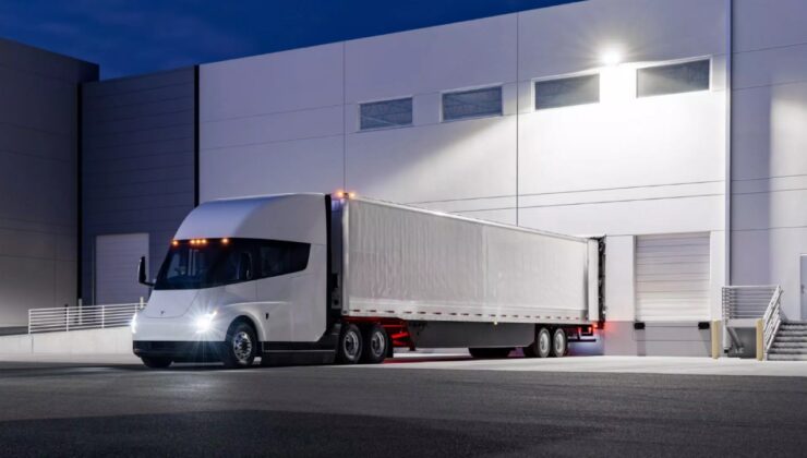 Tesla kamyonların etkileyici hızlanmaları kameralara yansıdı!