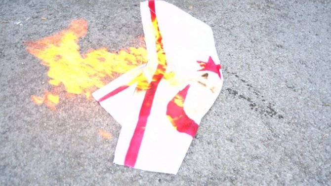 ELAM KKTC bayrağı yaktı