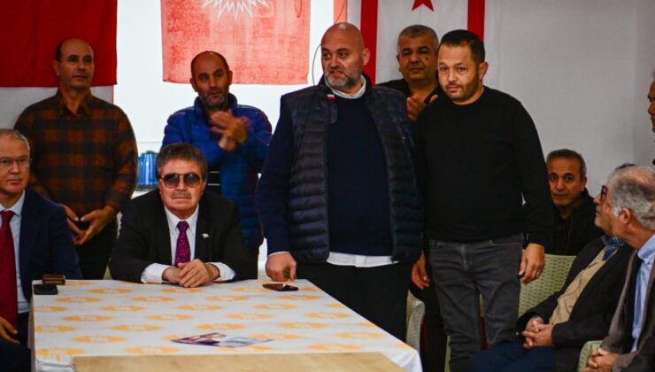 Başbakan Ünal Üstel, Vadili’nin yeni örgüt başkanı Hasan Topal’ı tebrik etti