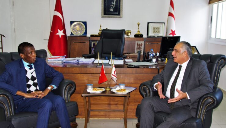 Bakan Çavuşoğlu, Gambiya Devlet Başkan Yardımcısı Joof’u kabul etti