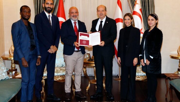 Cumhurbaşkanı Tatar, Antalya’da üçüncü olan Yakın Doğu Üniversitesi araştırma ekibini kabul etti