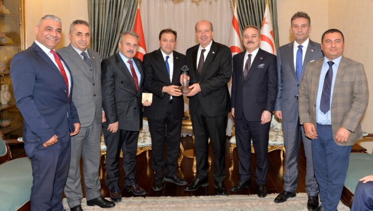 Cumhurbaşkanı Tatar, Türkiye Kamu-Sen yönetim kurulu üyelerini kabul etti