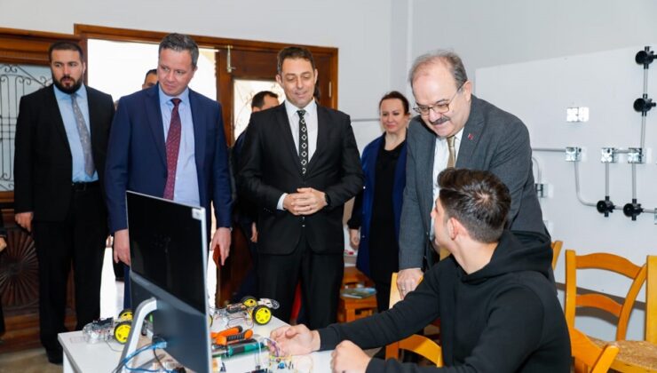 Türkiye Cumhuriyeti Kültür ve Turizm Bakan Yardımcısı Serdar Çam, Teknoloji Atölyesi’ni ziyaret etti