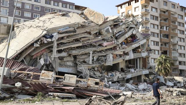 Depremlerde can kaybı 46 bin 104 oldu