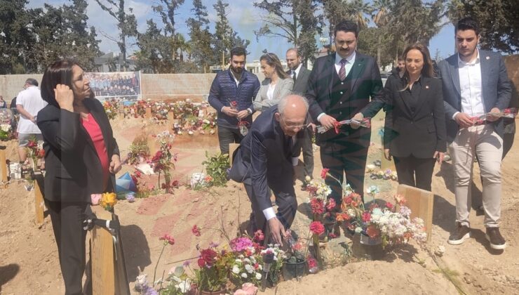 Kılıçdaroğlu, Şampiyon Melekler Takımı’nın mezarlarına çiçek bıraktı