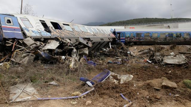 Yunanistan’da tren kazasında ölenlerin sayısı 57’ye yükseldi