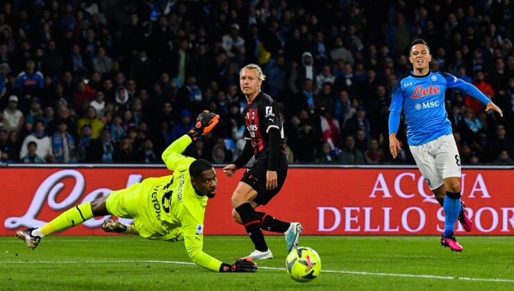 Milan, Napoli’yi 4-0 yendi