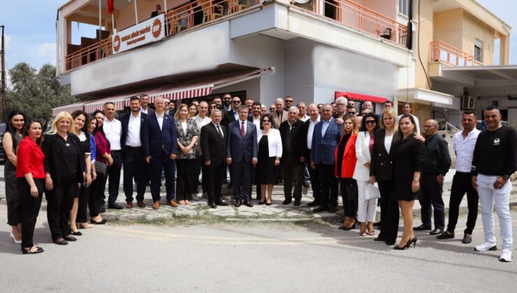 UBP Genel Başkanı, Başbakan Üstel, eşi Zerrin Üstel ile, Gazimağusa ve İskele’de partililerle bayramlaştı