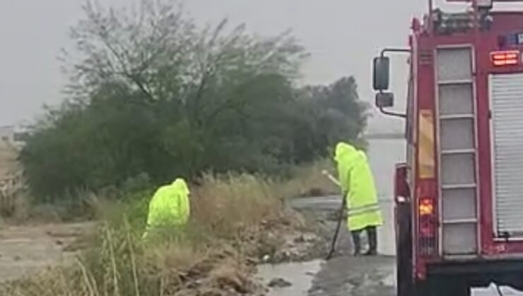 Biriken yağmur sularına itfaiye ekipleri müdahale etti