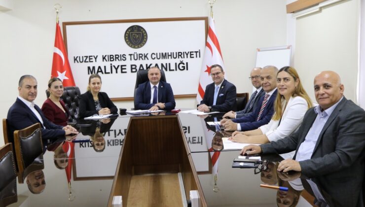 Maliye Bakanı Şan, Turgay Deniz başkanlığında Kıbrıs Türk Ticaret Odası Yönetim Kurulu üyelerini kabul etti