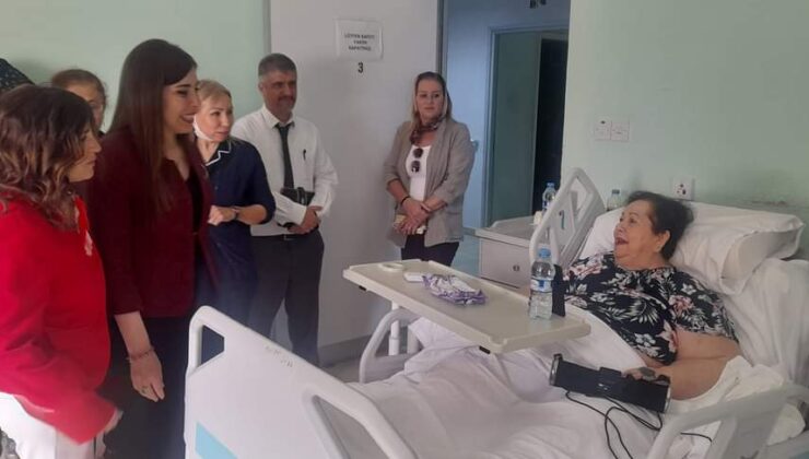 Sağlık Bakanı Altuğra, Bülent Ecevit Rehabilitasyon Merkezi’ni ziyaret etti