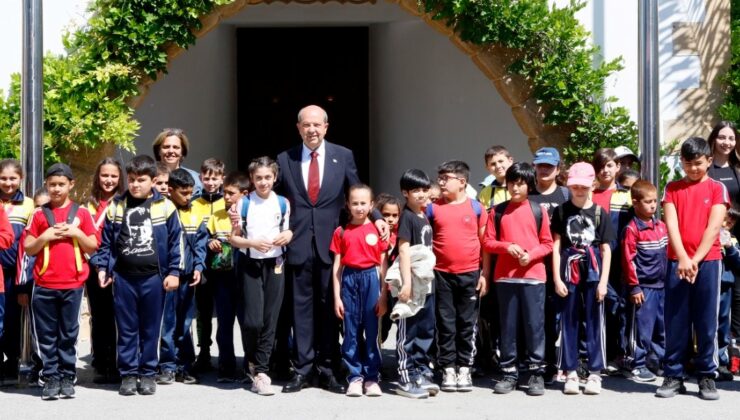 Cumhurbaşkanı Tatar, Çayönü-İncirli İlkokulu öğretmen, okul aile birliği ve öğrencilerini kabul etti