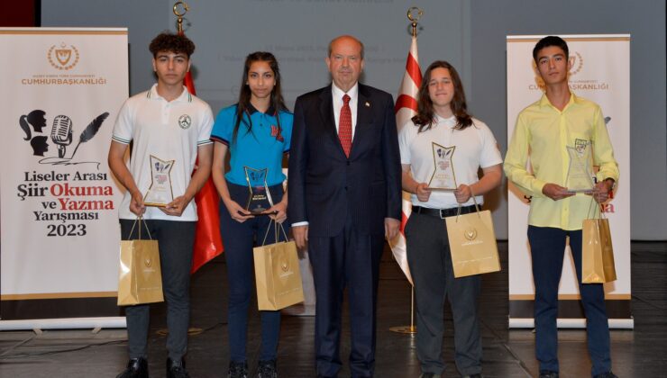 Cumhurbaşkanı Ersin Tatar ile eşi Sibel Tatar, “Liseler Arası Şiir Okuma ve Yazma Yarışması” etkinliğine katıldı