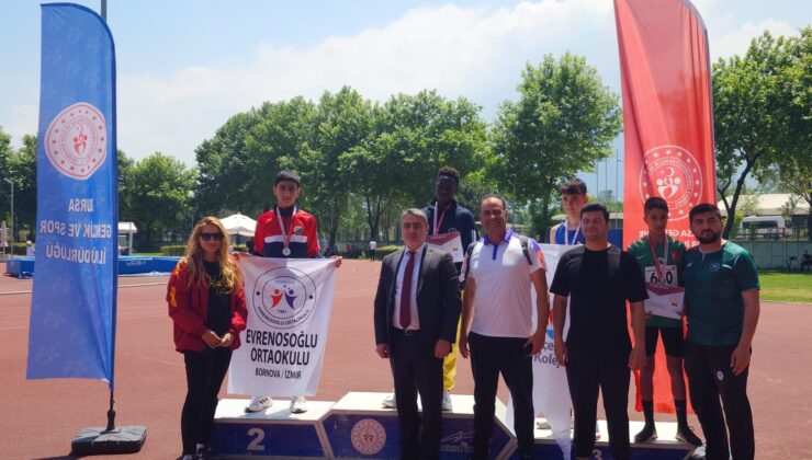 Türkiye Okullar arası Erkekler Atletizm Şampiyonası’nda, Karaoğlanoğlu İlkokulu ve Şehit Turgut Ortaokulu öğrencilerinden şampiyonluk