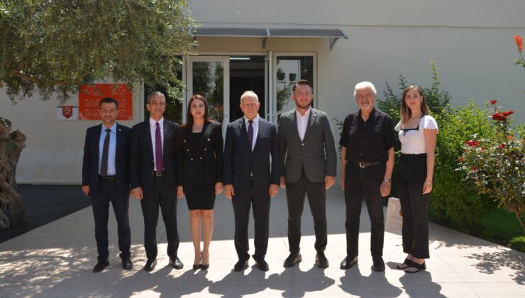 Töre, Kıbrıs İlim Üniversitesi’ni ziyaret etti