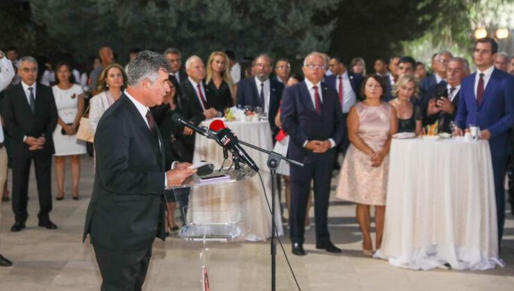 Türkiye’nin Lefkoşa Büyükelçiliği Zafer Bayramı’nı resepsiyonla kutladı…Büyükelçi Feyzioğlu: TC ve KKTC Doğu Akdeniz’de ilelebet yaşayacak
