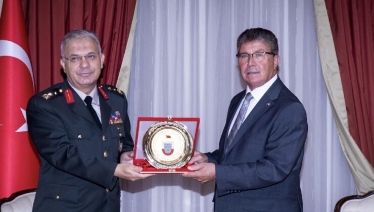 Başbakan Üstel, göreve yeni atanan K.T. Barış Kuvvetleri Komutanı Tümgeneral Kılınç’ı kabul etti