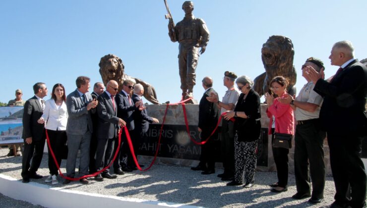 Başbakan Üstel, Erenköy Direnişi ve Şehitlerini Anma Günü törenine katıldı