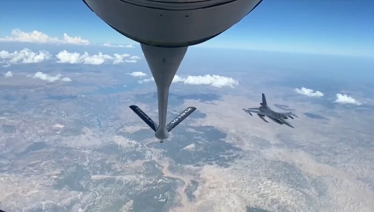 Akdeniz’de eğitim uçuşu  Türk Hava Kuvvetleri uçakları Kıbrıs adasının güneyinde eğitim uçuşu yaptı
