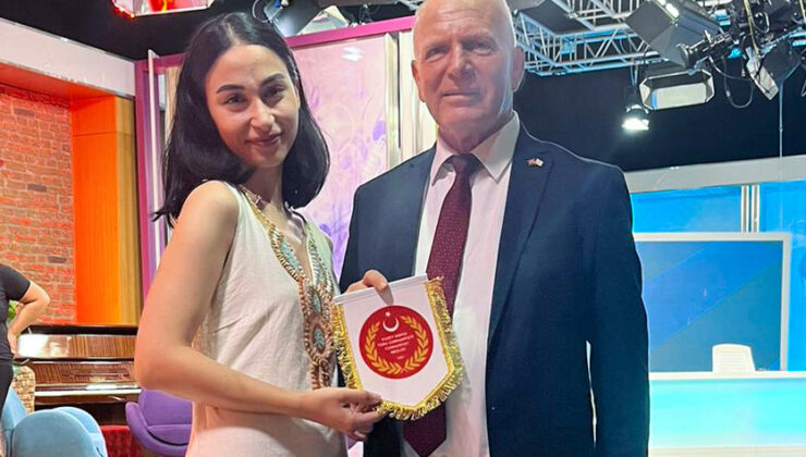 Meclis Başkanı Töre, Kazakistan’da uluslararası müzik yarışmasında birinci olan Begüm Tekakpınar’ı tebrik etti