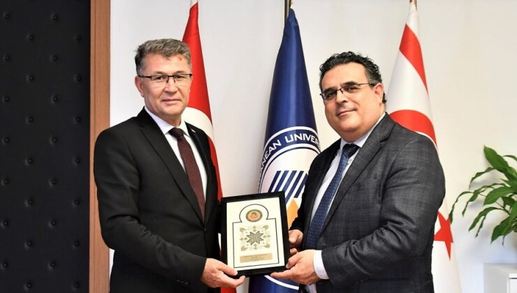 TDK Başkanı Osman Mert, DAÜ Rektörü Aykut Hocanın’ı ziyaret etti