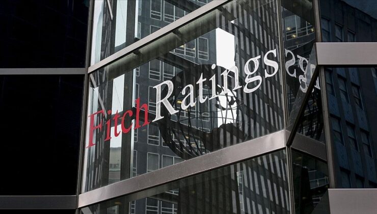 Fitch Türkiye’nin not görünümünü yükseltti kredi notunu değiştirmedi