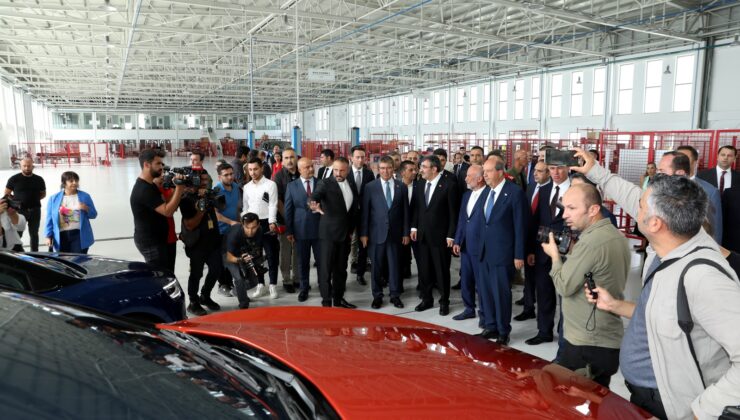 Cumhurbaşkanı Tatar, KKTC’nin araba markası Günsel’in üretim tesislerini ziyaret etti