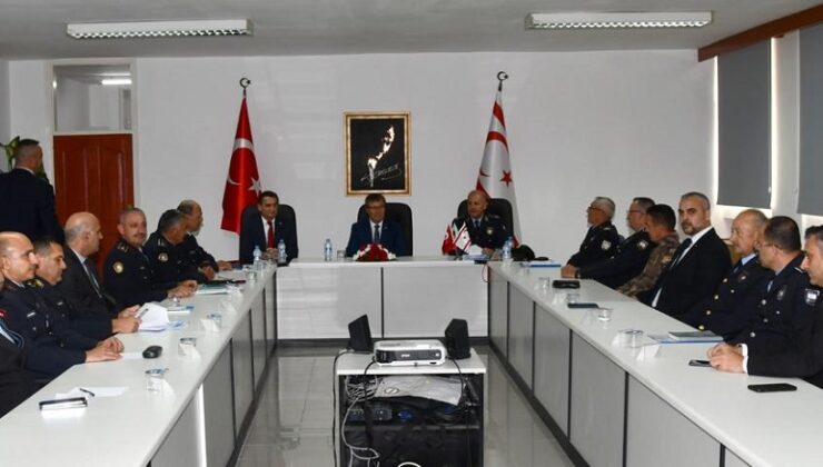 Başbakan Üstel ve İçişleri Bakanı Oğuz, Polis Genel Müdürlüğünü ziyaret etti