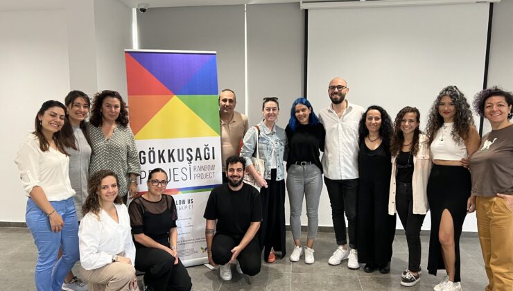 Gökkuşağı Projesi kapsamında “LGBTİ+ Kapsayıcı Eğitim Mümkün” adlı yuvarlak masa toplantısı yapıldı