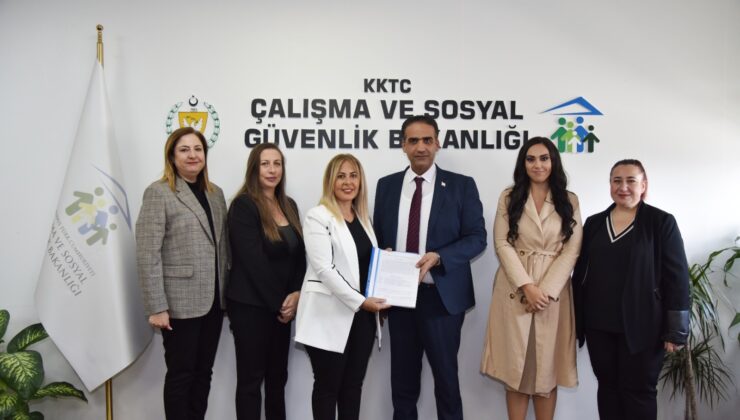 Bakan Gardiyanoğlu, KAMU-SEN Kadın ve Çocuk Hakları Komitesi üyelerini kabul etti