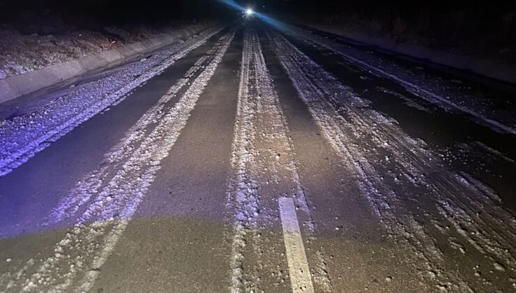 Polis, Gazimağusa-Karpaz anayolunun, Senmar Çemberi ile Büyükkonuk arasındaki güzergahtaki yolda, kayganlık ve buzlanma olduğunu duyurdu