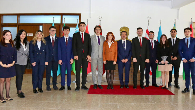 Bakan Ertuğruloğlu, İstanbul Bahçeşehir Üniversitesi öğrencilerini kabul etti