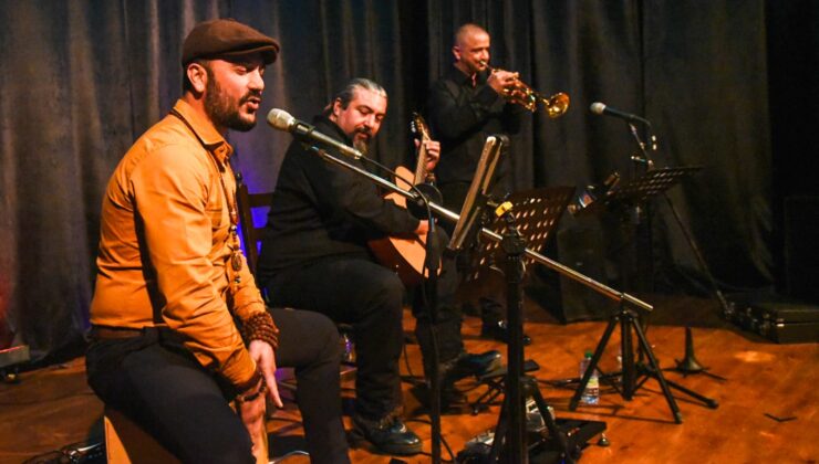 Lefkoşa Belediye Orkestrası, Arabahmet Kültür Evi’nde Latin Trio Yeni Yıla Merhaba konseri düzenledi