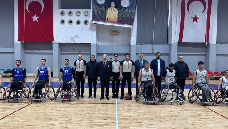 Cumhurbaşkanı Tatar, Türkiye Tekerlekli Sandalye Basketbol Süper Lig karşılaşmasını izledi