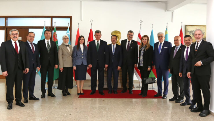 Dışişleri Bakanı Ertuğruloğlu, Türkiye-KKTC Parlamentolar Arası Dostluk Grubu’nu kabul etti