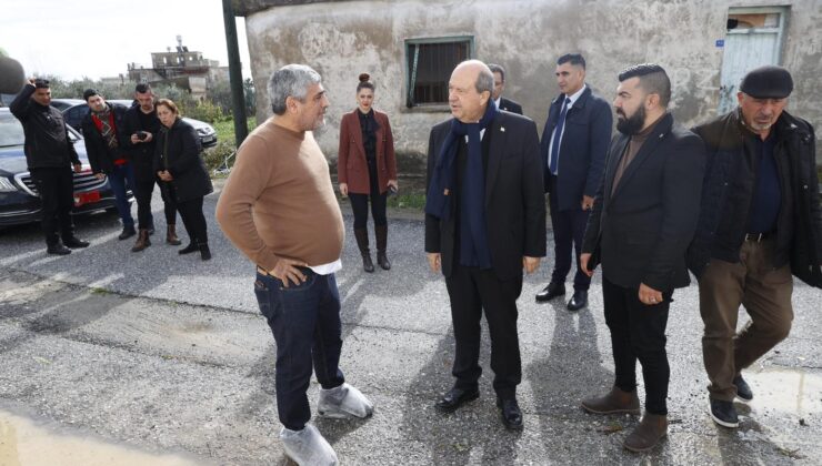 Cumhurbaşkanı Tatar Geçitkale Bölgesi’nde yağışlardan dolayı etkilenen evleri ziyaret etti
