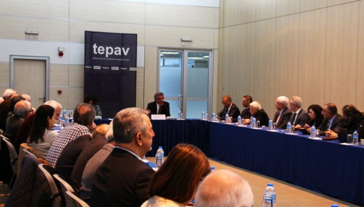 Erhürman, Ankara’da düzenlenen panelde konuştu