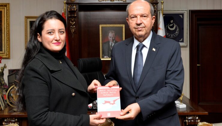 Cumhurbaşkanı Tatar’a “Basın ışığında Kıbrıs Barış Harekatı” kitabı takdim edildi